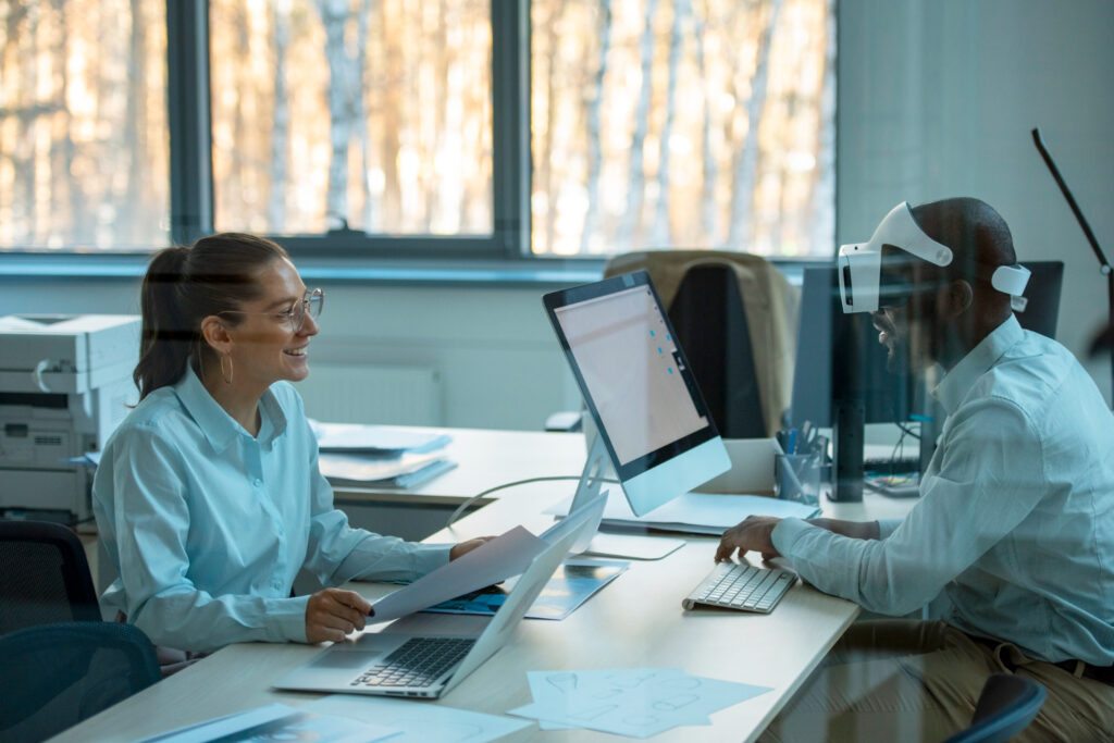 Tecnologia no escritório: o que vale a pena ter físico em um mundo digital?